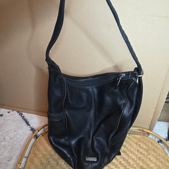 Tignanello Leather Hobo bucket‎ Bag Shoulder Bag Everyday Purse Black *read* - Picture 1 of 13